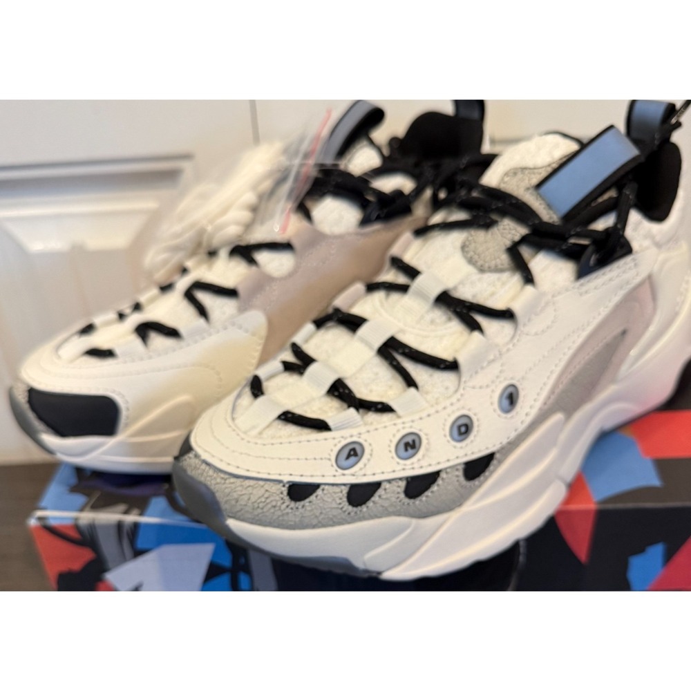 AND1 Marauder Men's Basketball Shoes White Black Iridescent Size 8 AD90073MWZ NW
